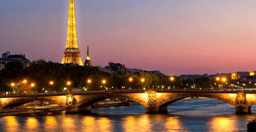 O bucată din Turnul Eiffel, scoasă la licitaţie. Care e preţul de pornire
