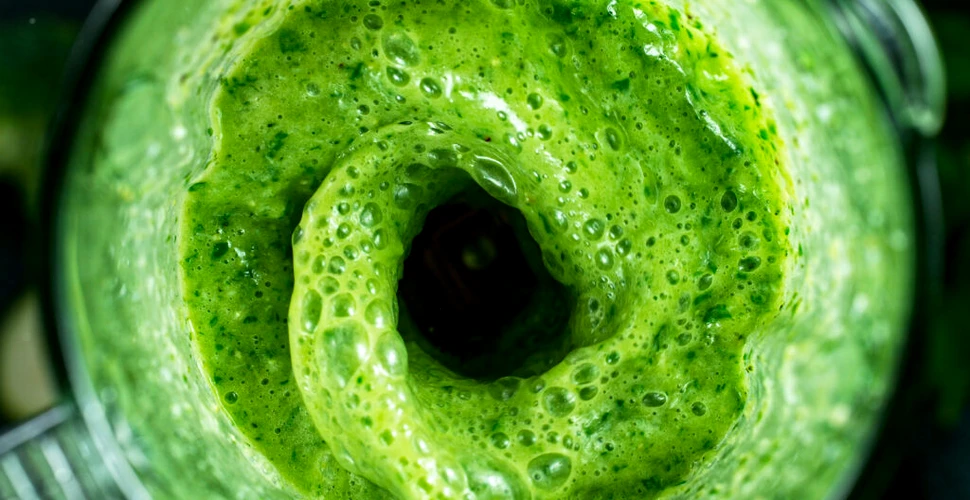 Adevărul despre dietele de detoxifiere: chiar ne curăță sucurile verzi organismul?