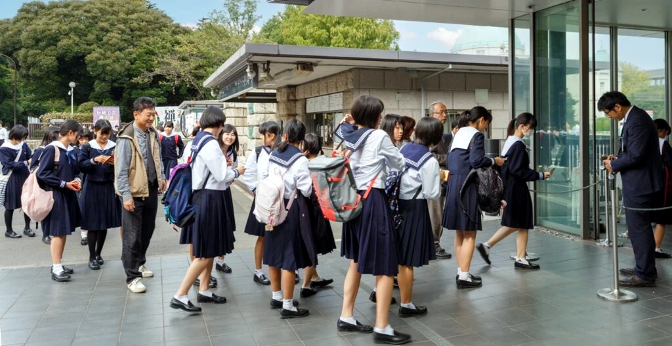 Cât plătesc turiștii pentru o experiență de liceu în Japonia?