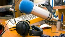 Cele mai bune podcast-uri pe care să le asculţi în timp ce lucrezi