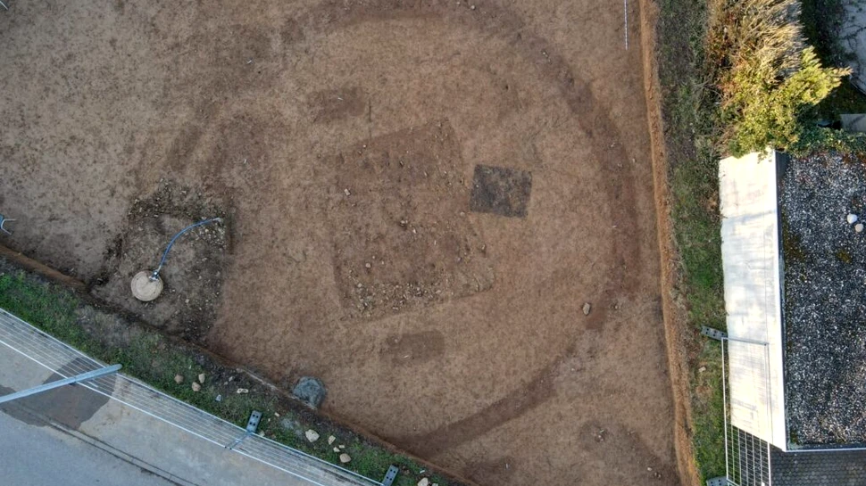 Mormânt medieval dublu, găsit întâmplător într-un șanț circular