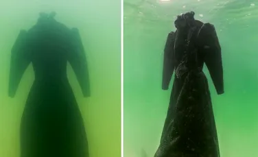 O rochie a fost  scufundată în Marea Moartă pentru două luni. Transformarea este INCREDIBILĂ