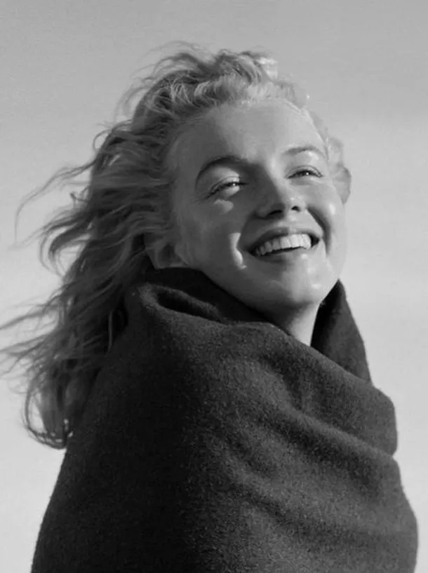 Marilyn Monroe fără fard. Fotografiată de iubitul ei, la 20 de ani, pe vremea când nu era sex simbol