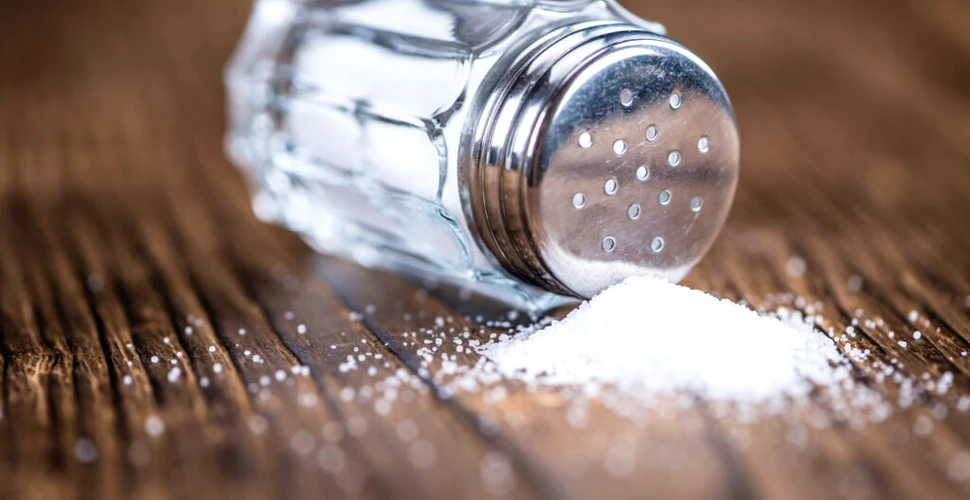 Un singur gram de sare, „vinovat” de milioane de atacuri de cord
