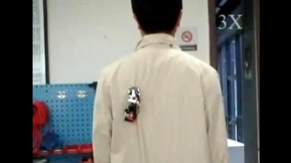 Atenţie, ai un robot pe cămaşă! (VIDEO)