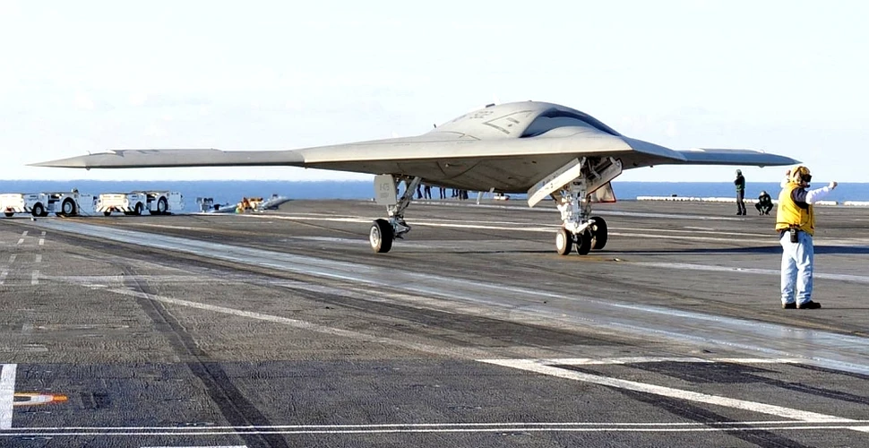 Reuşita care schimbă faţa războiului: o dronă a apuntat pentru prima dată pe un portavion american (VIDEO)