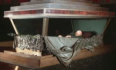 Evacuarea mormântului lui Lenin: operaţiunea de salvare a celui mai faimos cadavru din lume