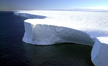 Cea mai mare calotă glaciară este în pericol din cauza apei oceanice tot mai calde