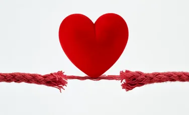 Teoria atașamentului: De ce modul în care am fost iubiți în copilărie ne decide relațiile din prezent?