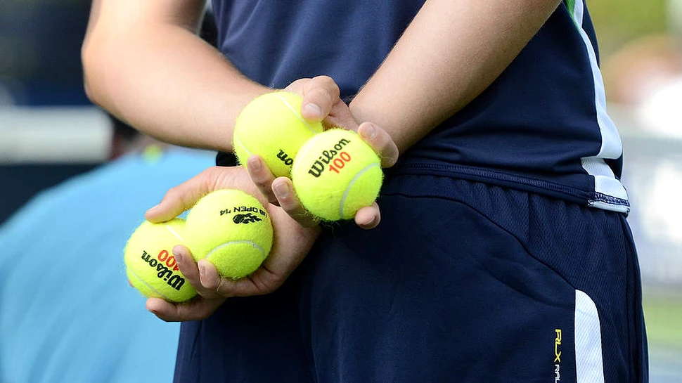 Cum se fabrică o minge de tenis folosită la US Open – VIDEO
