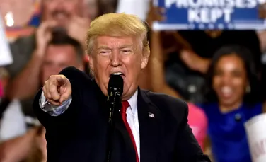 Unde a fost amplasată o statuie poleită cu aur care îl înfățișează pe Donald Trump?