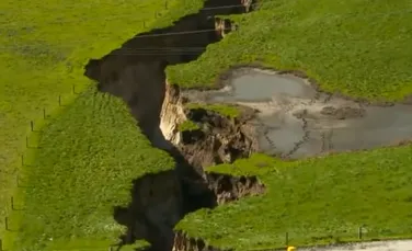 Descoperire uimitoare a cercetătorilor la baza unei fisuri uriaşe formată în Noua Zeelandă. Are o vechime de 60.000 de ani – VIDEO