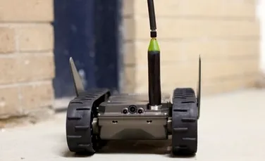 Cel mai nou robot militar: tancul de buzunar! (VIDEO)