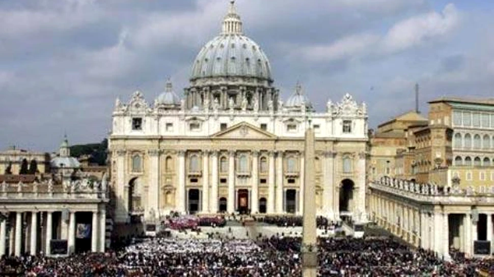 Un exorcist acuza: “Diavolul isi face de cap la Vatican”