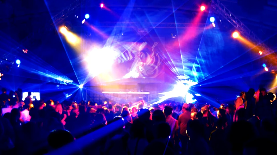 Sute de oameni s-au adunat la o petrecere ilegală care a ținut trei zile