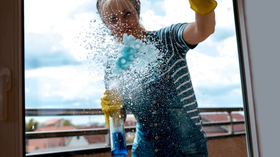 Ce spune psihologia despre oamenii care fac mereu curat în casă?