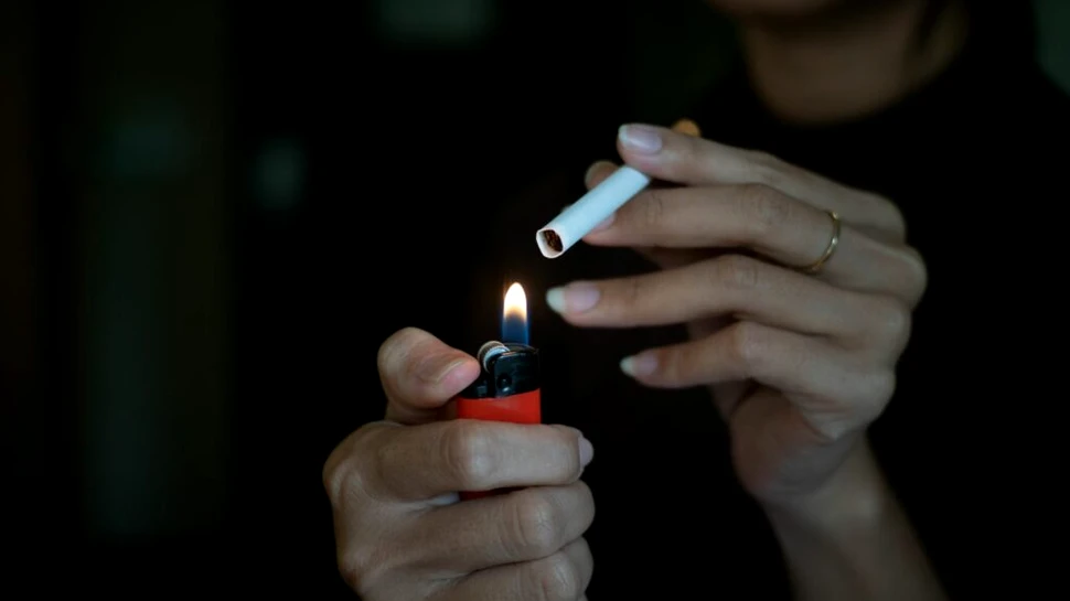 Colierul inteligent care te scapă de fumat