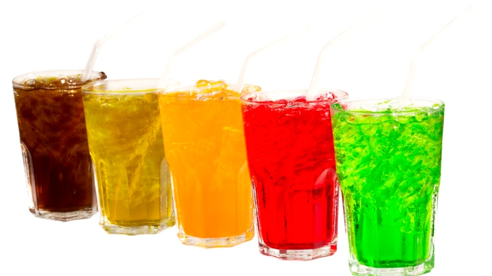 Băuturile răcoritoare dulci – la fel de dăunătoare ca şi ţigărille?