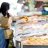Industria invizibilă care susține alimentația globală: ce este sectorul alimentar informal?