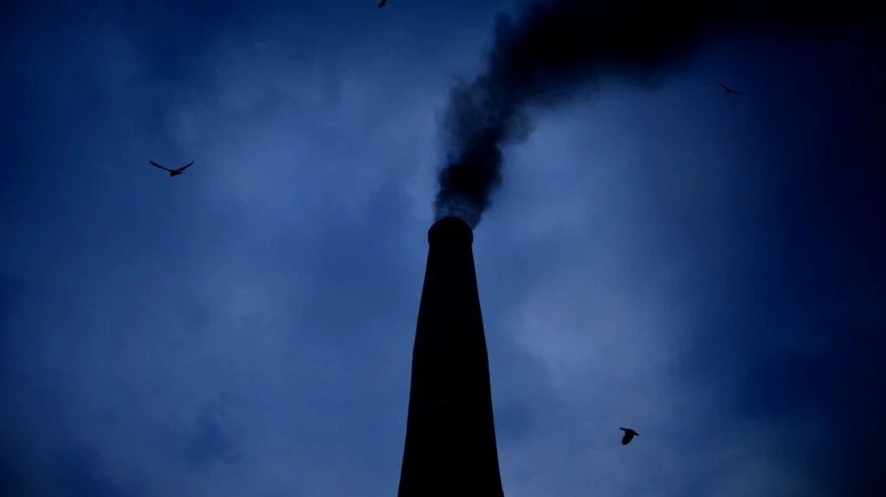 Surprinzător! Emisiile de CO2 din China scad, deși în restul lumii cresc