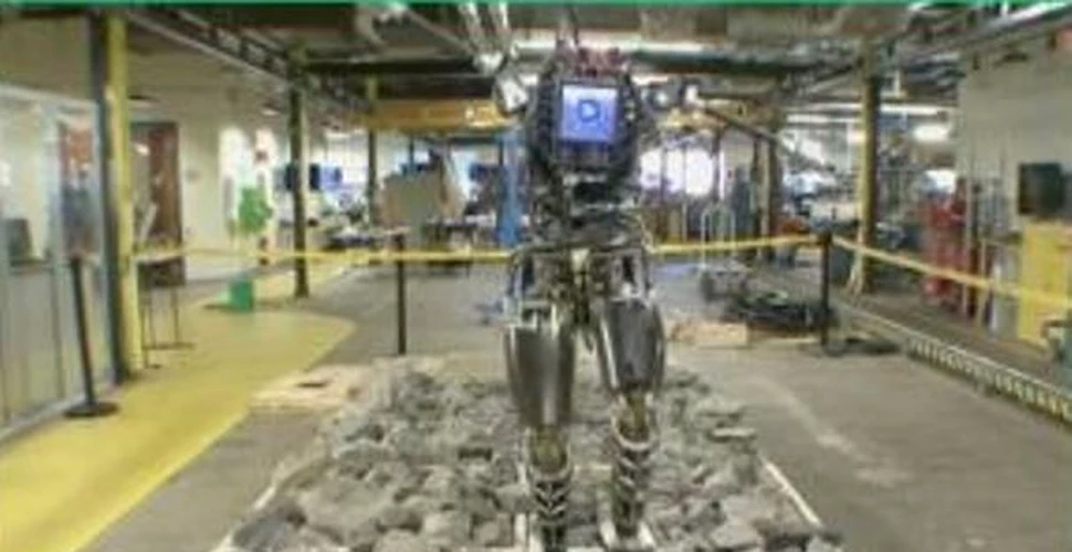 Robot umanoid biped, ”ELIBERAT” într-o pădure – VIDEO