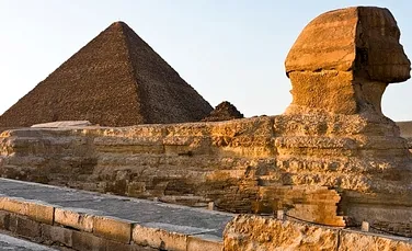 Cum se vede lumea de pe Marea Piramidă din Giza? Turiştii ruşi s-au strecurat noaptea pentru a afla (GALERIE FOTO)