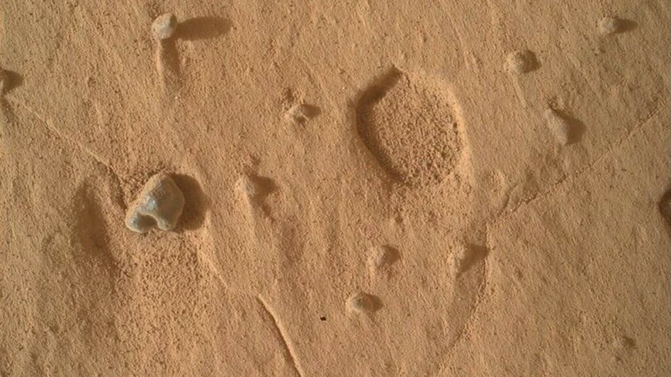 NASA a descoperit găuri ciudate pe Marte, iar oamenii de știință nu știu ce le-a format