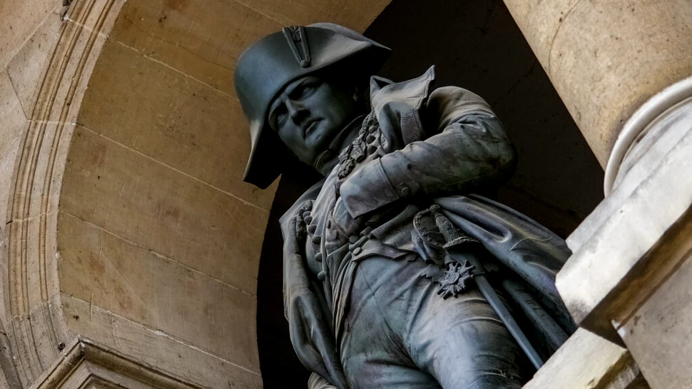 Napoleon Bonaparte, unul dintre cei mai mari comandanți din istorie. „Zece oameni care vorbesc fac mai mult zgomot decât zece mii care tac”