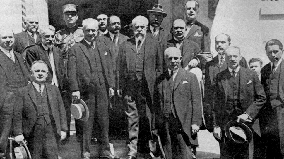 Cine a fost prim-ministrul român pasionat de Machiavelli? Noaptea îi citea cartea pentru ca ziua să îi aplice principiile