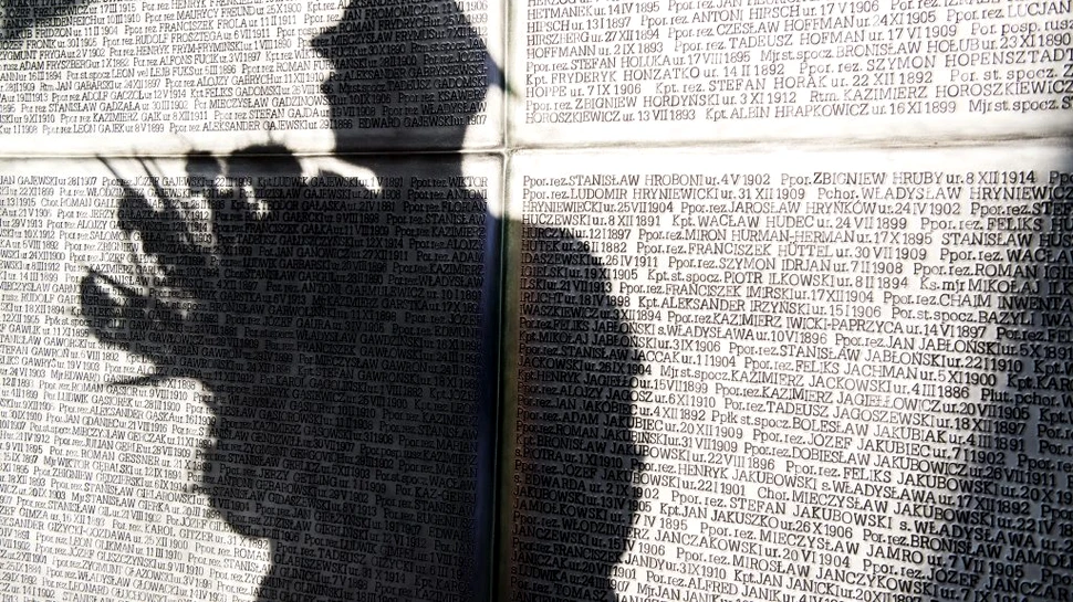 Documente secrete găsite de istorici ar putea fi chiar lista masacrului de la Katyn