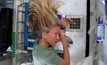 Cum se spală astronauţii pe păr? – VIDEO