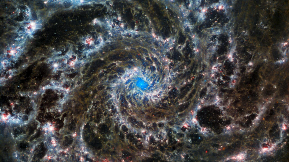 Telescopul Spațial Webb „a străpuns inima” galaxiei Fantomă