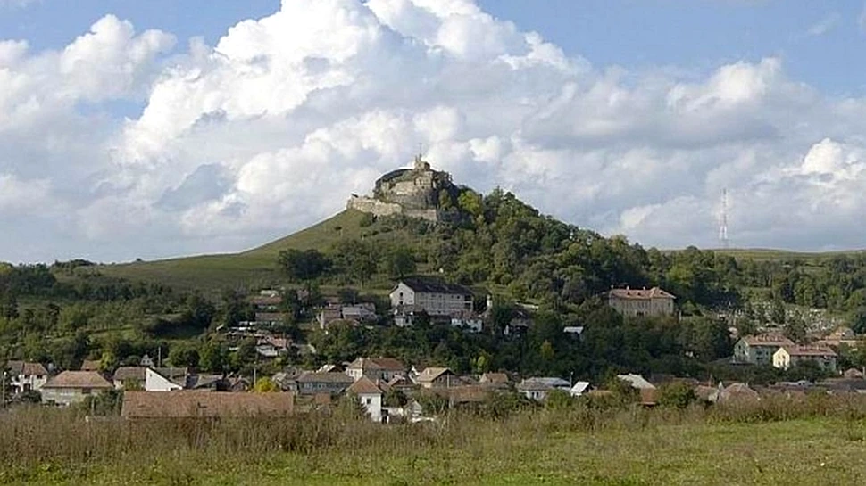 Cetatea Rupea, reabilitată printr-o investiţie de 25 milioane lei, va putea fi vizitată din 15 iunie