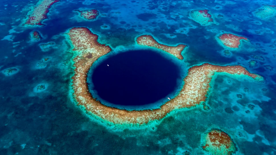 Un fenomen îngrijorător se petrece în Marea Groapă Albastră din Belize