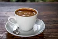 Cafeaua cu ou, cafeaua cu cărbune și alte tradiții care arată cât de diferit este consumată cafeaua în lume