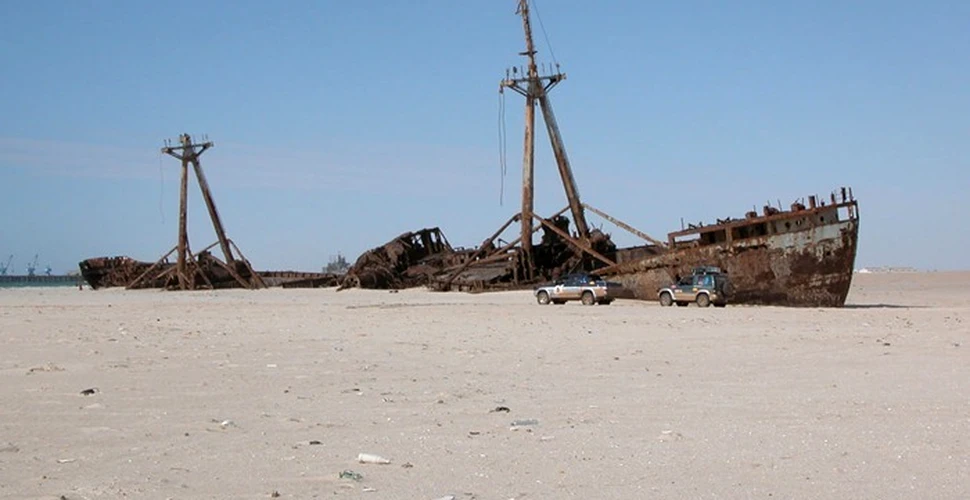 O navă care a dispărut în urmă cu 100 de ani descoperită pe o plajă din Florida