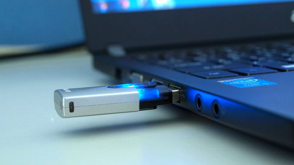 Cât de periculos este să scoţi stick-ul USB din calculator fără accesarea comenzii de îndepărtare în siguranţă