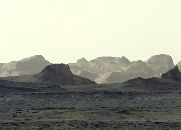 Roverul Curiosity a surprins un răsărit de soare spectaculos pe planeta Marte