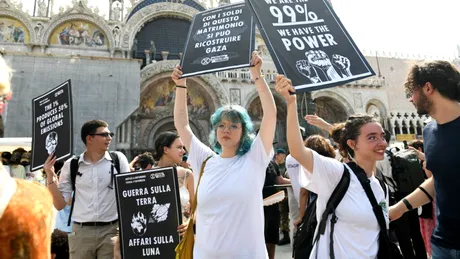 Cum au protestat activiștii Extinction Rebellion în prima zi a nunții lui Jeff Bezos la Veneția