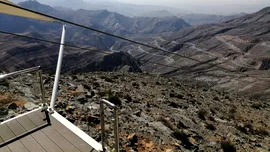 Cea mai lungă tiroliană din lume: Jebel Jais Zipline, atunci când adrenalina îți șoptește „zboară”