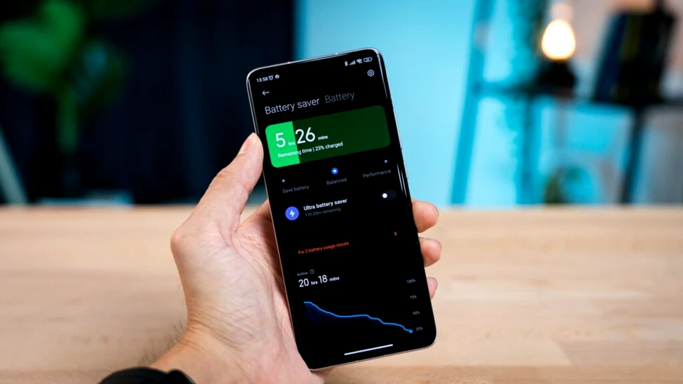 Performanța bateriilor telefoanelor ar putea crește cu 30% datorită unei aplicații pe bază de AI