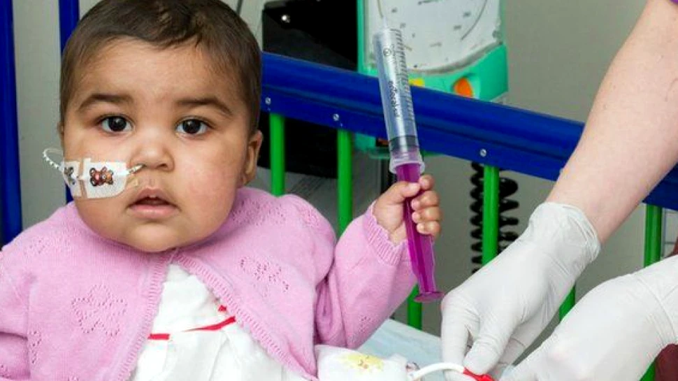 Premieră medicală de proporţii: fetiţă de un an, vindecată de leucemie cu ”celule programate”. ”Este un miracol” – VIDEO