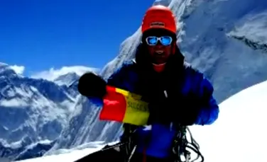 Doi români au pus tricolorul pe un vârf muntos de 6.440 metri