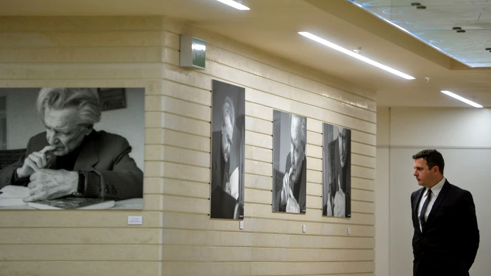 Portretele lui Emil Cioran, expuse în premieră mondială  în România – FOTO