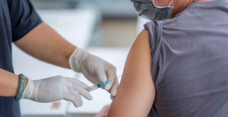 Marea Britanie amplifică vaccinarea: antigripal odată cu rapelul anti-COVID-19