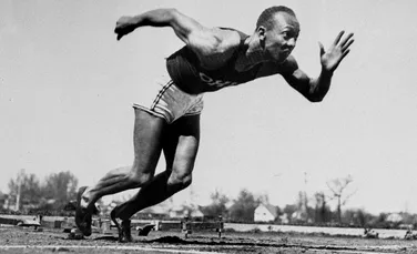 Jesse Owens, Regele Olimpiadei din 1936 de la Berlin. „Nu am fost invitat să dau mâna cu Hitler, dar nu am fost invitat nici la Casa Albă să dau mâna cu președintele”