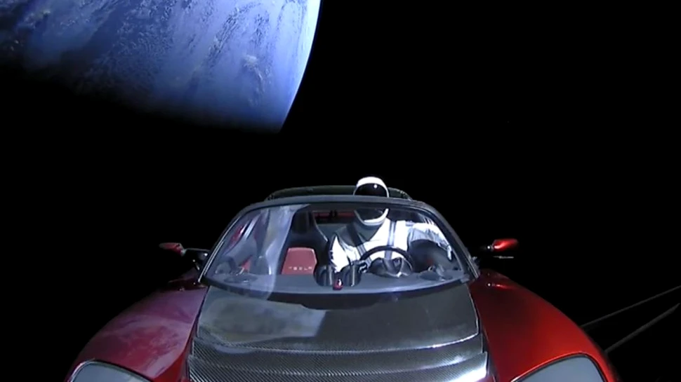 Tesla Roadster a lui Elon Musk s-a apropiat de Marte. Starman este încă la volan