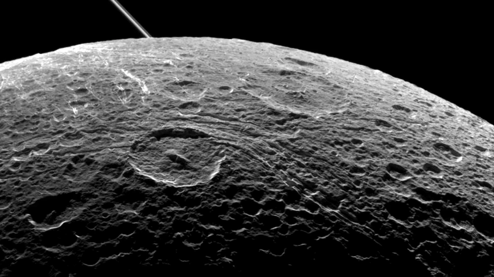 Noi dovezi privind existenţa apei pe Lună. Un mineral ce se formează doar în prezenţa apei a fost descoperit într-un meteorit de pe satelitul natural