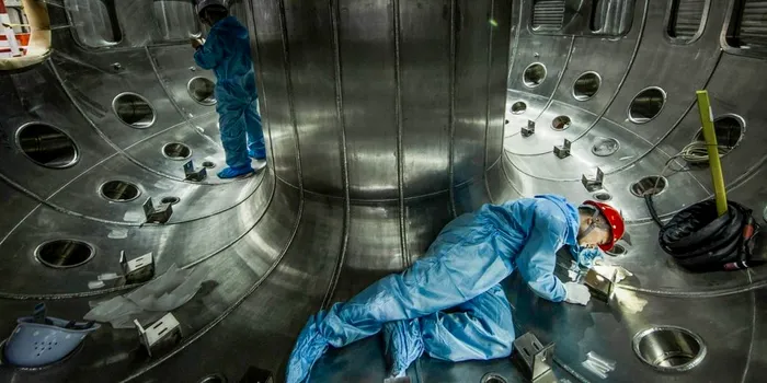 Soarele artificial al chinezilor este funcțional. Reactorul de fuziune nucleară, alimentat cu succes