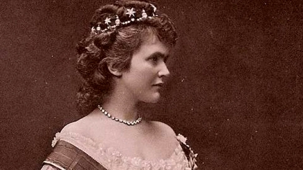 Cadoul deosebit pe care regina Elisabeta l-a primit cu ocazia săbătoririi nunţii, expus la MNIR